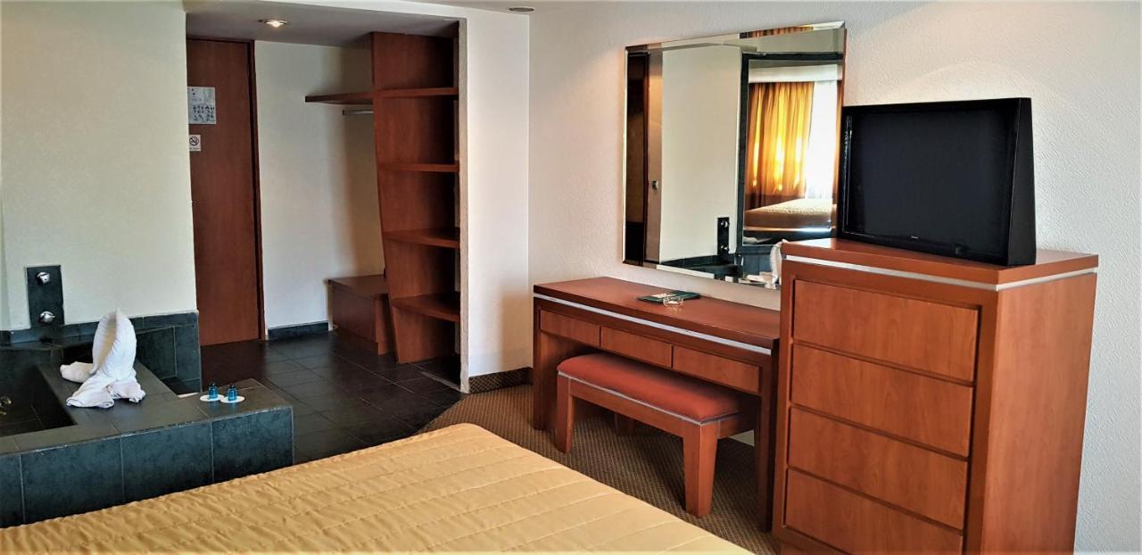 Hotel Finisterre เม็กซิโกซิตี้ ภายนอก รูปภาพ