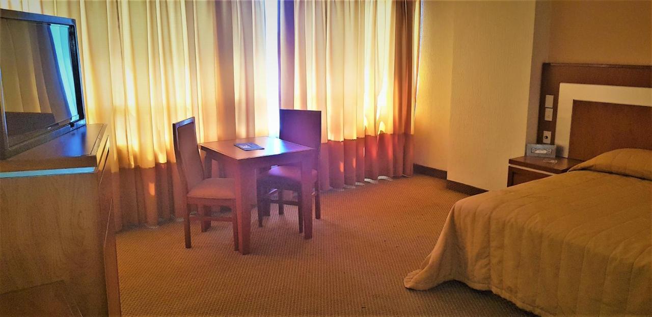 Hotel Finisterre เม็กซิโกซิตี้ ภายนอก รูปภาพ