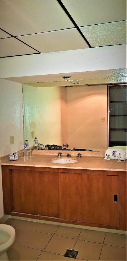 Hotel Finisterre เม็กซิโกซิตี้ ภายนอก รูปภาพ