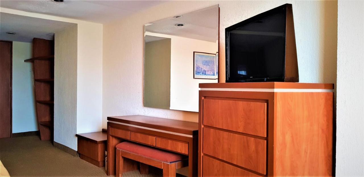Hotel Finisterre เม็กซิโกซิตี้ ภายนอก รูปภาพ